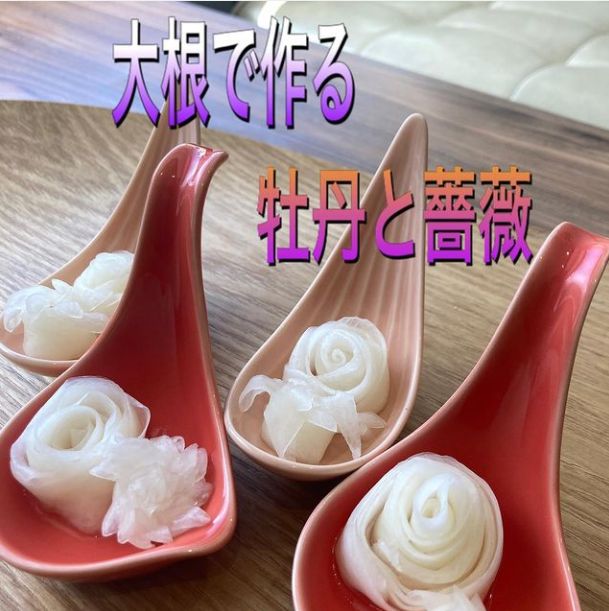 キレイな牡丹と薔薇